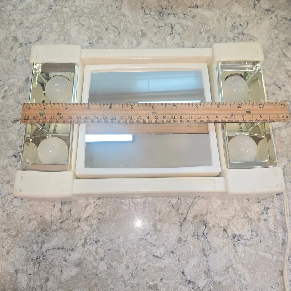 Vintage JetSet Portable Lighted Makeup Mirror with Travel Case Vanity Swivel